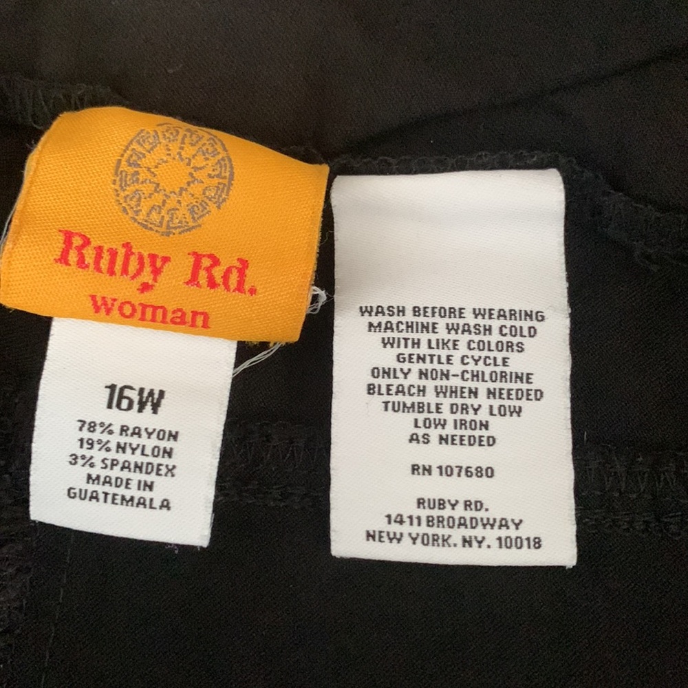 Ruby Rd Womens Pullup Capri - Picture 3 of 4